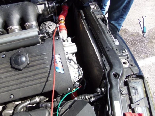 Radiatore Maggiorato Alluminio BMW M3 E46 Performance Radiator – Mishimoto - immagine 3