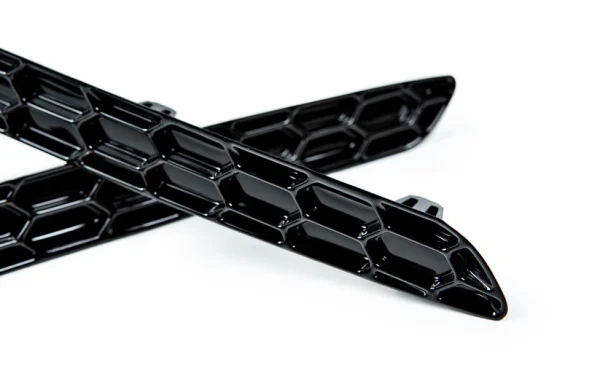 Eliminazione dei riflettori catarifrangenti posteriori con inserti Nero Lucido a nido d'ape  BMW M2 / M2 Competition F87 - Acexxon - immagine 2