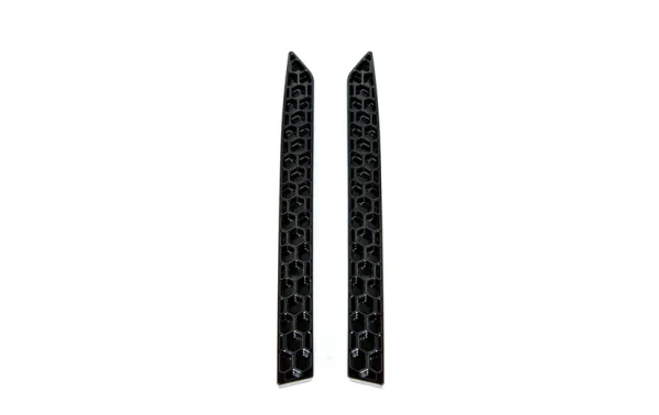 Eliminazione dei riflettori catarifrangenti posteriori con inserti Nero Lucido a nido d'ape  BMW M3 G80 / M4 G82 G83- Acexxon