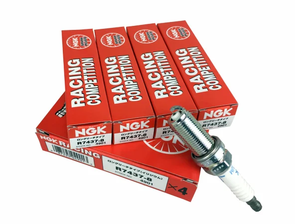 Set 4 candele NGK Racing Competition Golf 7 8 GTI / 7R 8R / S3 8V 8Y / TT 8S / Cupra Leon / Formentor EA888.3 EA888.4 - Grado 8 - R7437-8