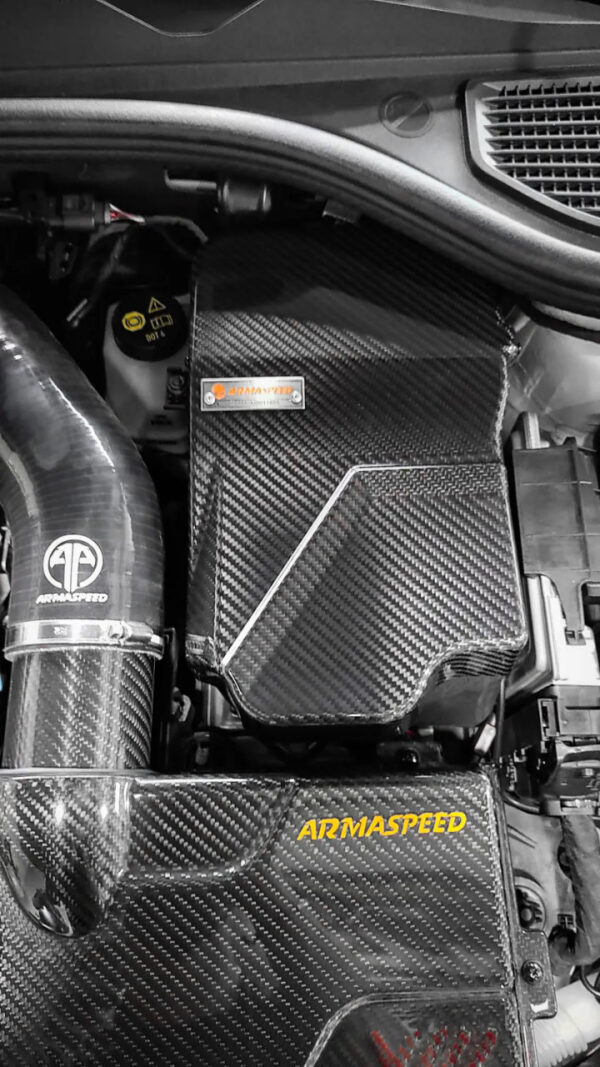 Copertura batteria in carbonio S3 8Y / Golf 8 GTI / 8R / Leon KL / Formentor / Octavia NX - ARMASPEED CARBON FIBER BATTERY COVER EA888.4 - immagine 3