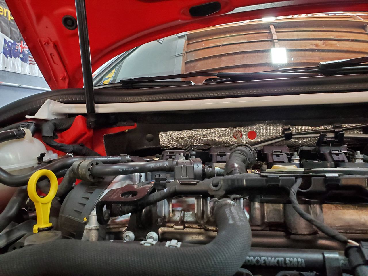 Barra Duomi Anteriore Golf 7 GTI 7R / A3 S3 8V / LEON 5F - Upper Front Strut Brace Ultra Racing - immagine 7