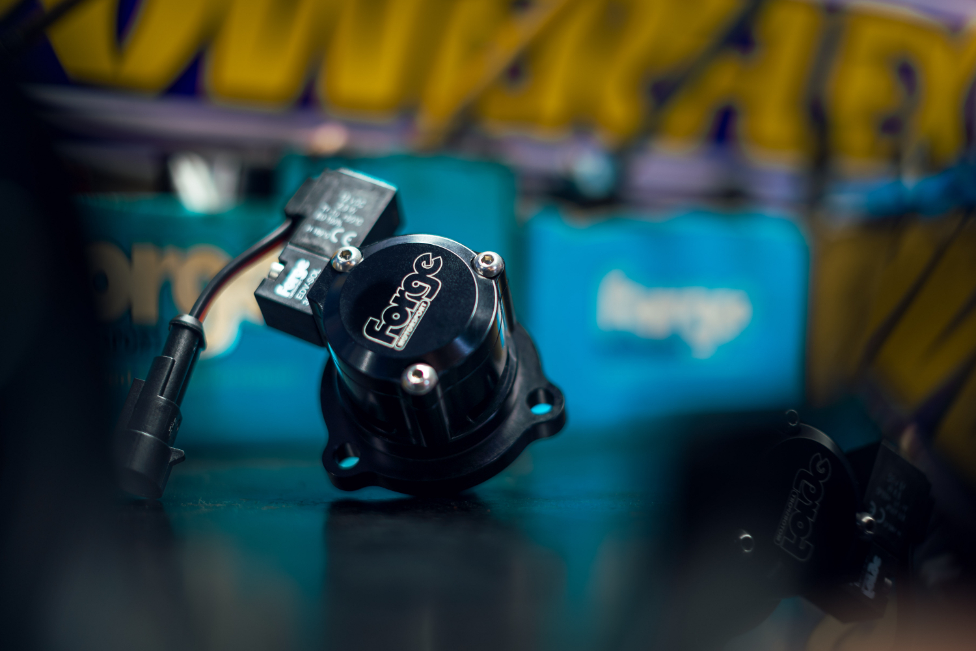 Kit valvola pop off a ricircolo per Mercedes A35 AMG W177 / Ford Fiesta ST MK7 / Focus MK3 1.5 1.6 T / MK4 ST 280 - Recirculating Electronic Valve E-DV - Forge - immagine 4