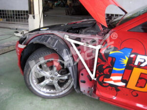 Barra Rinforzo telaio anteriore Mazda RX8 SE3 / R3 - Ultra Racing 3 Points Fender Brackets