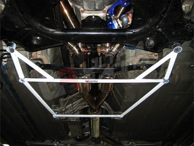 Barra Rinforzo telaio centrale Nissan GTR R35 - Ultra Racing 6 Points Mid Lower Brace
