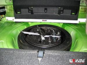 Barra Rinforzo telaio posteriore Volkswagen Scirocco MK3 - Ultra Racing 2 Points Rear Upper Strutbar