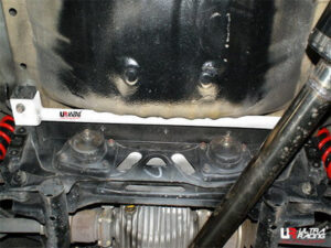 Barra Rinforzo telaio posteriore Honda S2000 AP - Ultra Racing 2 Points Rear Lower Member Bar