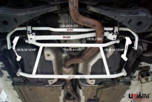 Barra Rinforzo telaio posteriore Audi TT 8J - Ultra Racing 4 Points Rear Lower Brace