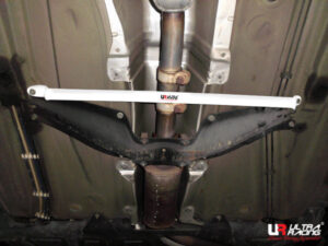 Barra Rinforzo telaio centrale Audi TT 8N - Ultra Racing 2 Points Mid Lower Bar
