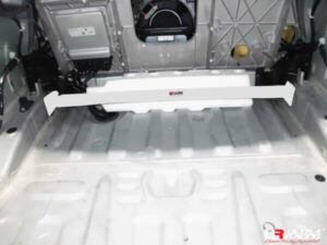 Barra Rinforzo telaio posteriore Nissan GTR R35 - Ultra Racing 2 Points Rear Upper Strutbar