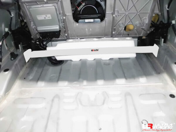 Barra Rinforzo telaio posteriore Nissan GTR R35 - Ultra Racing 2 Points Rear Upper Strutbar