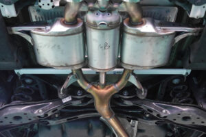 Barra Rinforzo telaio posteriore Honda Civic FK - Ultra Racing 2 Points Rear Lower Bar