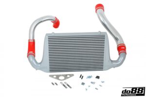 Intercooler Frontale Maggiorato (FMIC) DO88 SAAB 900 Turbo 1987-1993- – tubi flessibili rossi