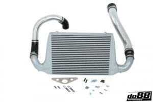 Intercooler Frontale Maggiorato (FMIC) DO88 SAAB 900 Turbo 1981-1986- – tubi flessibili neri
