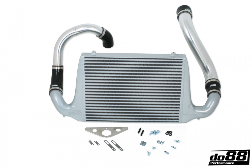 Intercooler Frontale Maggiorato (FMIC) DO88 SAAB 900 Turbo 1981-1986- – tubi flessibili neri
