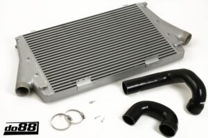 Intercooler Maggiorato DO88 SAAB 9-3 2.0t 2003- – tubi flessibili neri, cambio automatico