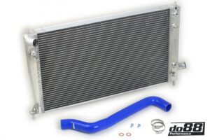 Radiatore Acqua Maggiorato DO88 SAAB 9-5 98-01 tubi flessibili blu