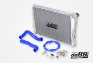 Radiatore Acqua in Alluminio DO88 BMW M3 E46 – tubi flessibili blu