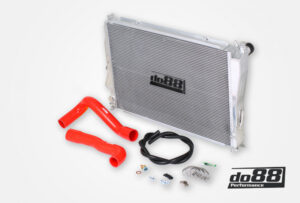Radiatore Acqua in Alluminio DO88 BMW M3 E46 – tubi flessibili rossi