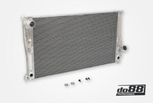 Radiatore Acqua Maggiorato DO88 BMW 135i 335i 35i N54 N55 cambio automatico 2007-2013 (E9X E82 E89)